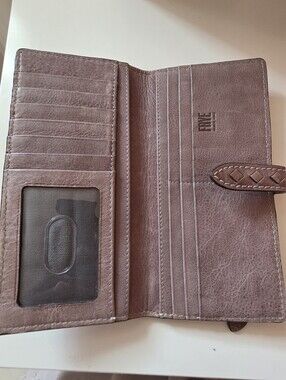 Brandnew FRYE Reed Slim Wallet